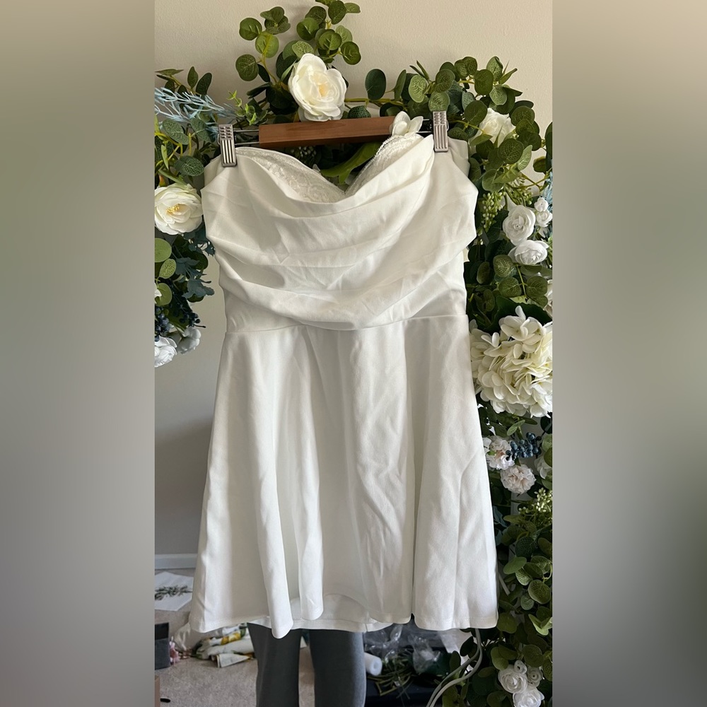 Lucy in the sky Lorde lace bust flare dress in white